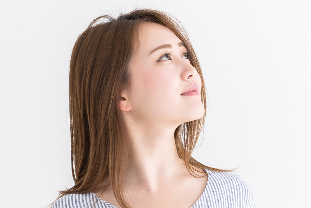 斜め角度の女性